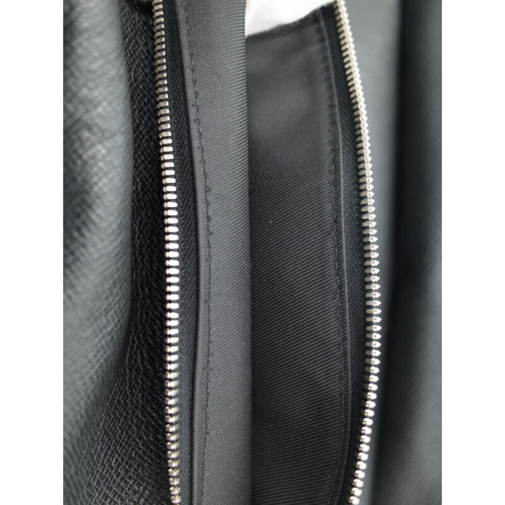 Louis Vuitton Taiga Discovery Backpack - Picture 8 of 9